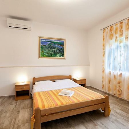 Apartment Ema Premantura Εξωτερικό φωτογραφία