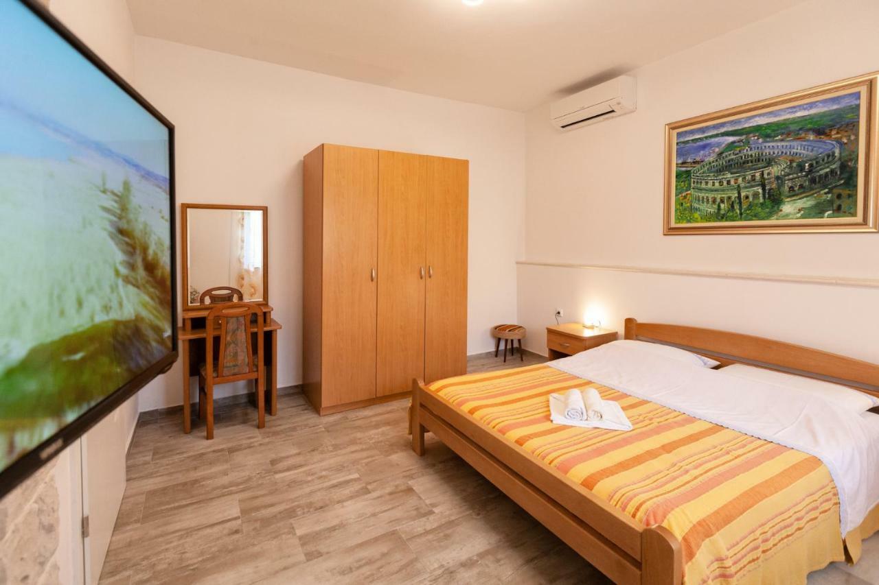 Apartment Ema Premantura Εξωτερικό φωτογραφία