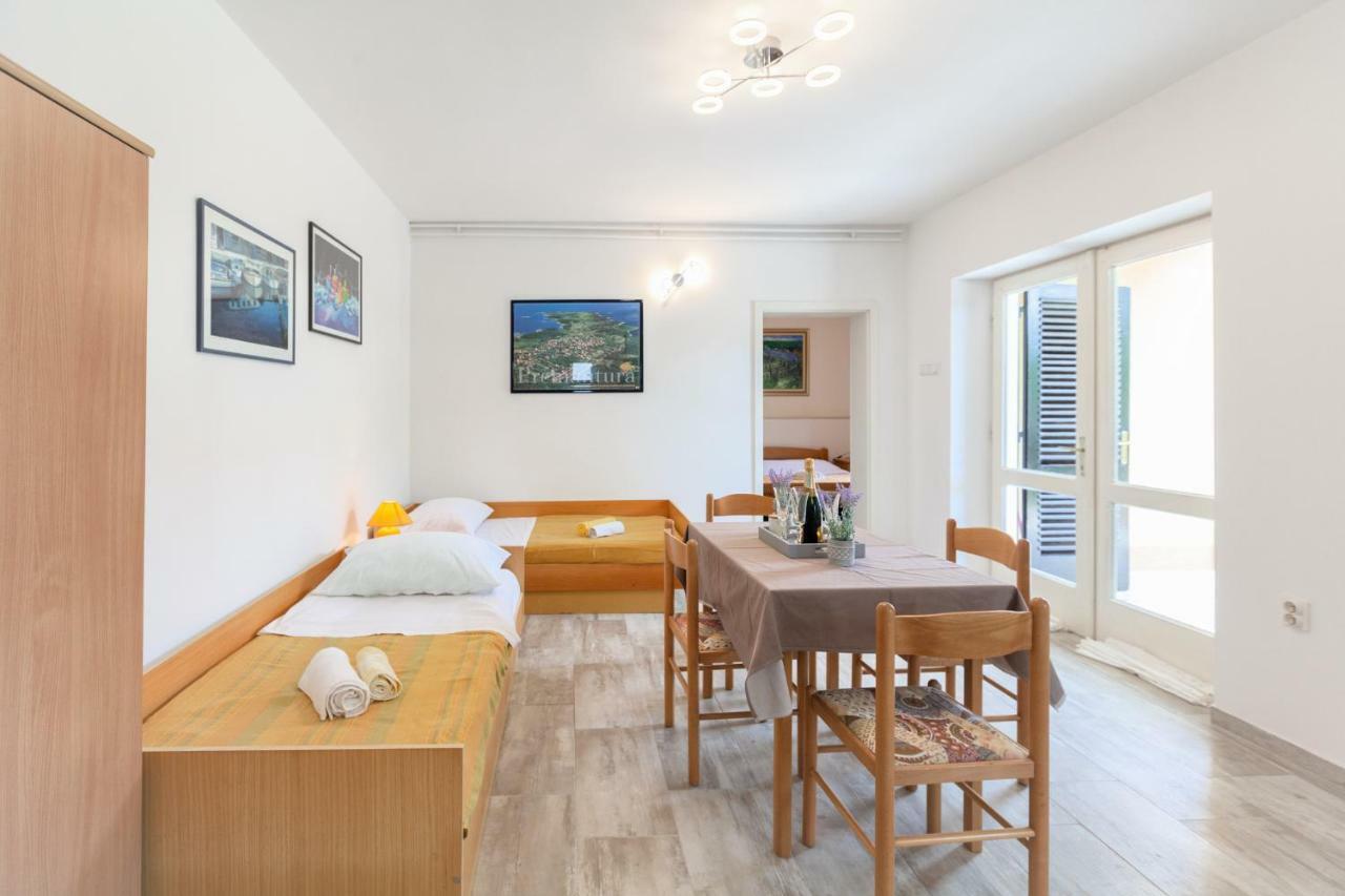 Apartment Ema Premantura Εξωτερικό φωτογραφία