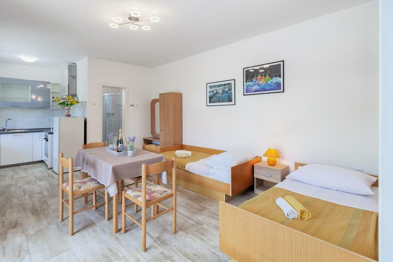 Apartment Ema Premantura Εξωτερικό φωτογραφία