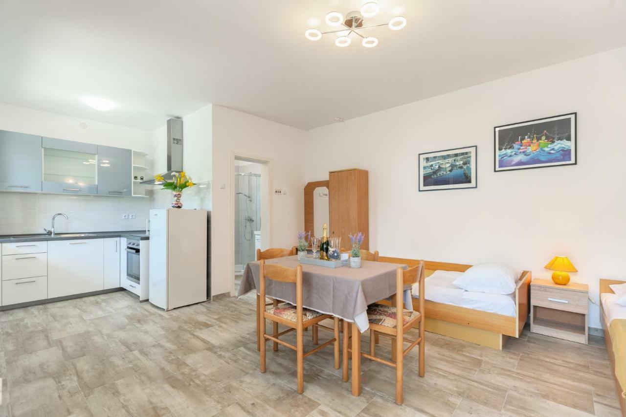 Apartment Ema Premantura Εξωτερικό φωτογραφία