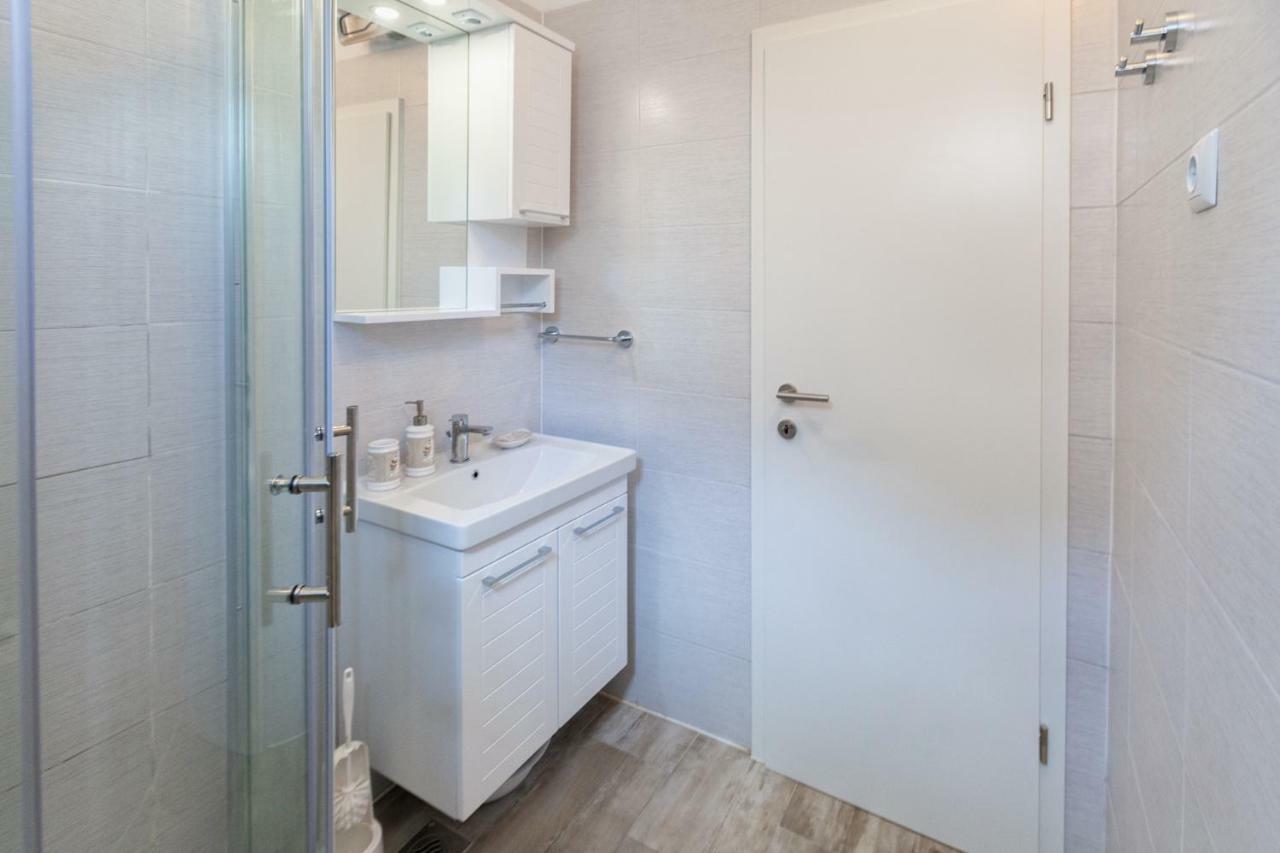 Apartment Ema Premantura Εξωτερικό φωτογραφία